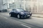 Lexus ES300h with Digital Door Monitors 2020 года (UK)
